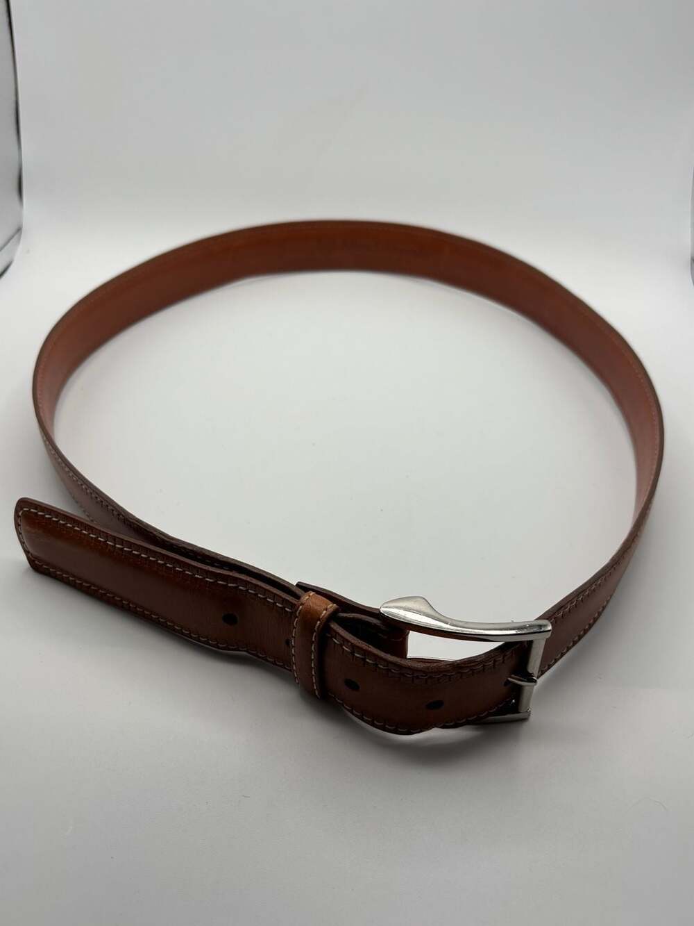 Allen Edmonds Handcrafted in USA Leather Belt with Contrast Stitching and Solid